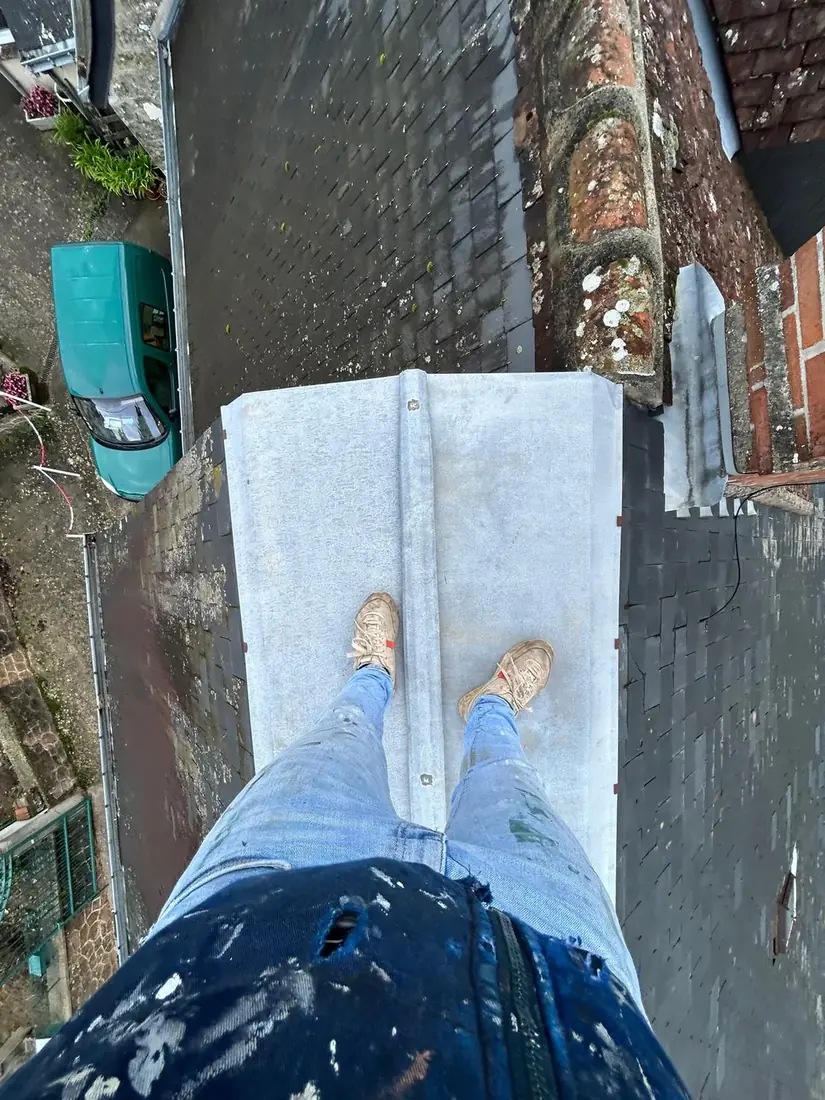 Faîtage et ouvrage de zinguerie terminés dans l'Indre